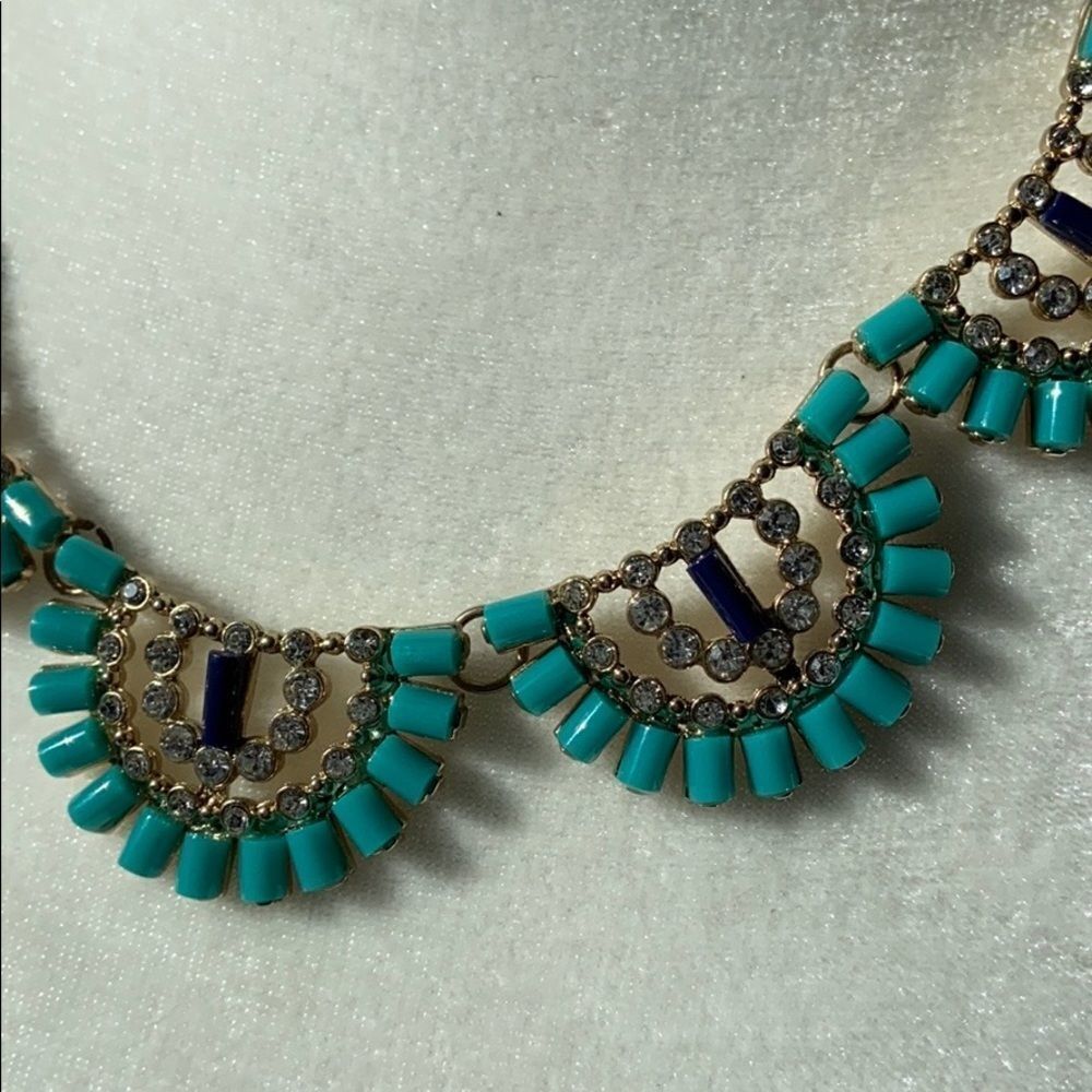 Peacock beaded statement bib necklace - Picture 3 of 6